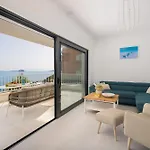 Villa Beachfront Leonardo With Pool