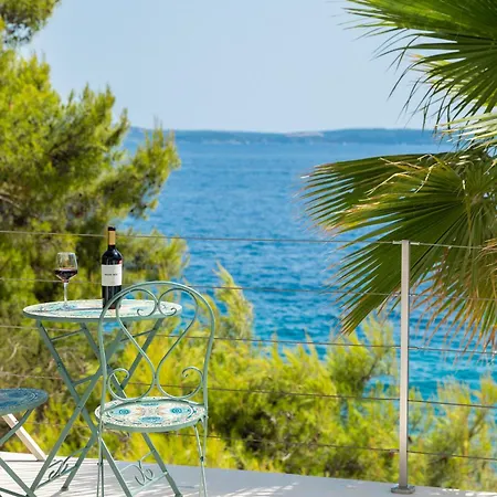 Beachfront Leonardo With Pool Vila Trogir