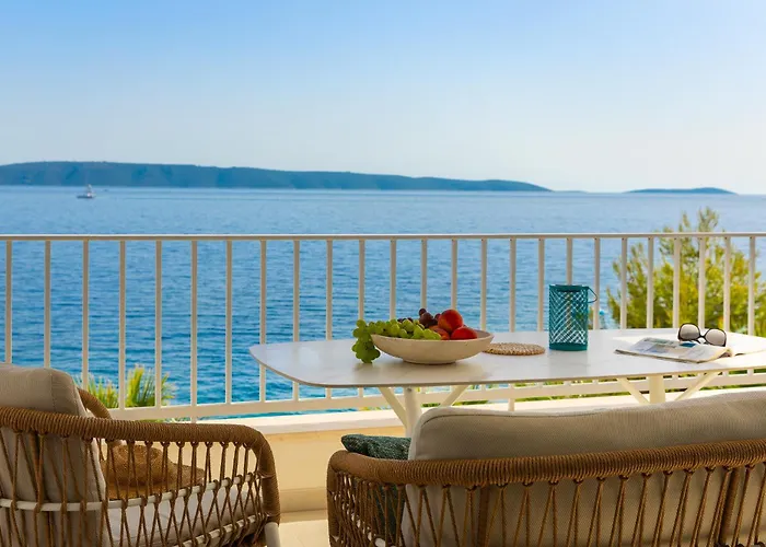 ヴィラ Beachfront Leonardo With Pool *