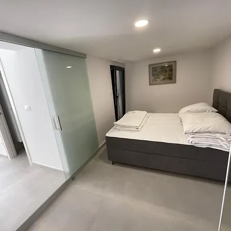 Beachfront Leonardo With Pool Trogir