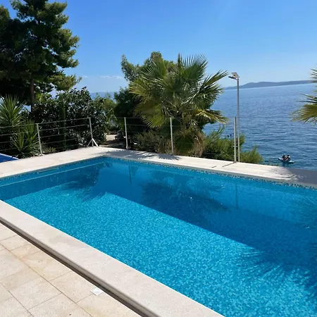Beachfront Leonardo With Pool * Trogir