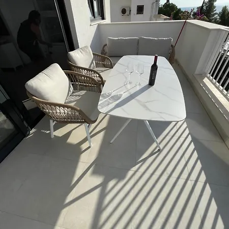 Beachfront Leonardo With Pool Trogir