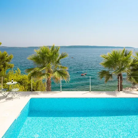 Beachfront Leonardo With Pool * Trogir