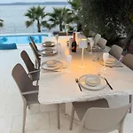 Beachfront Leonardo With Pool טרוגיר